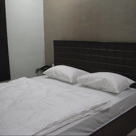 Hotel Confirm Inn Kota Kota  Zewnętrze zdjęcie